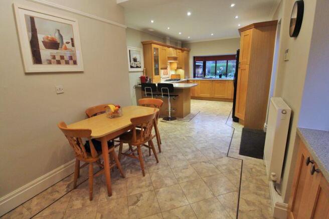 Kitchen / Brea...