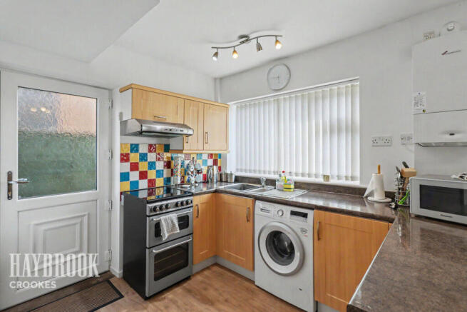 3 bed Semi-Detached for sale Image 6