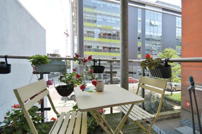 1 bed Flat for sale Image 4