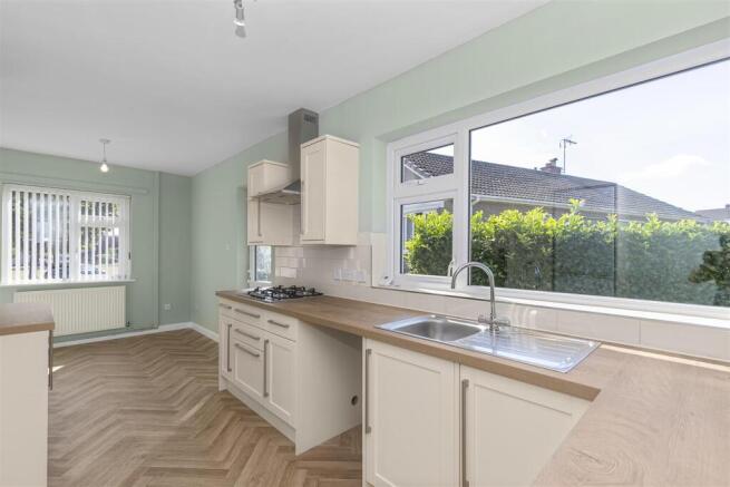 Kitchen 3.jpg