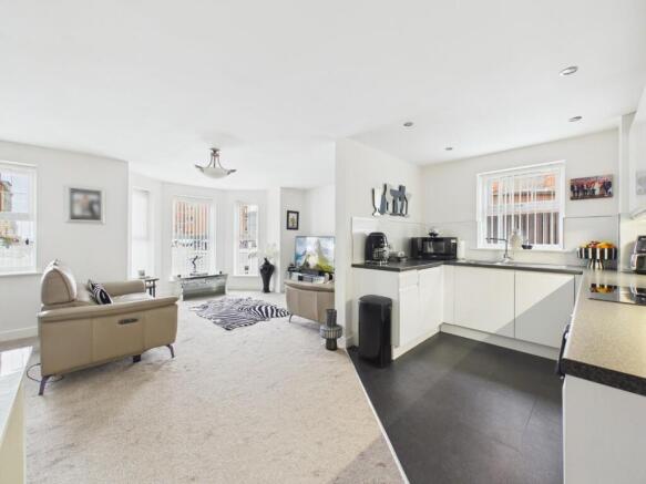 2 bed Apartment for sale Image 11