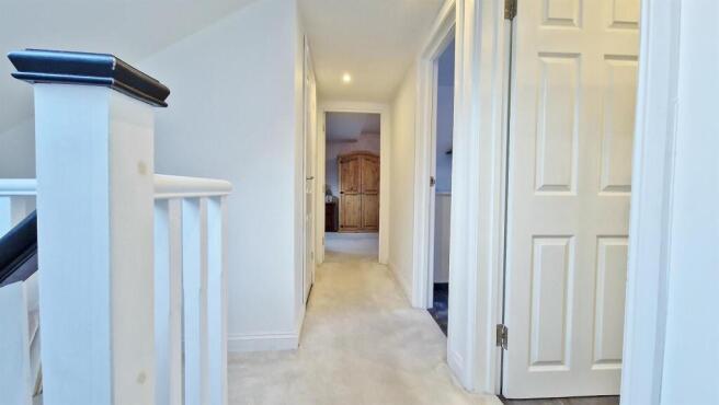 FIRST FLOOR LANDING