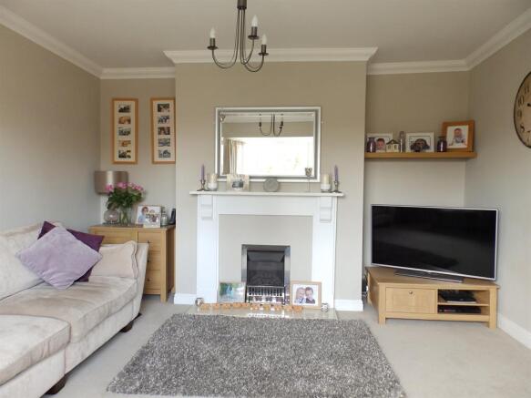 Sitting room pic3
