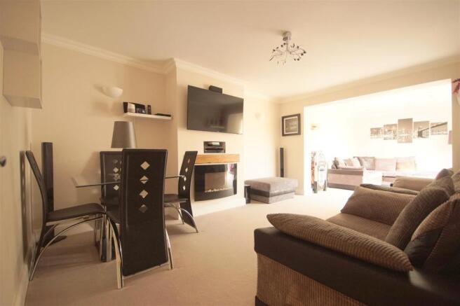Lounge / Dining Room