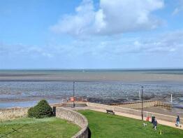 Flat 5, 20 Victoria Lodge, St Thomas Street, Ryde PO33 2DL