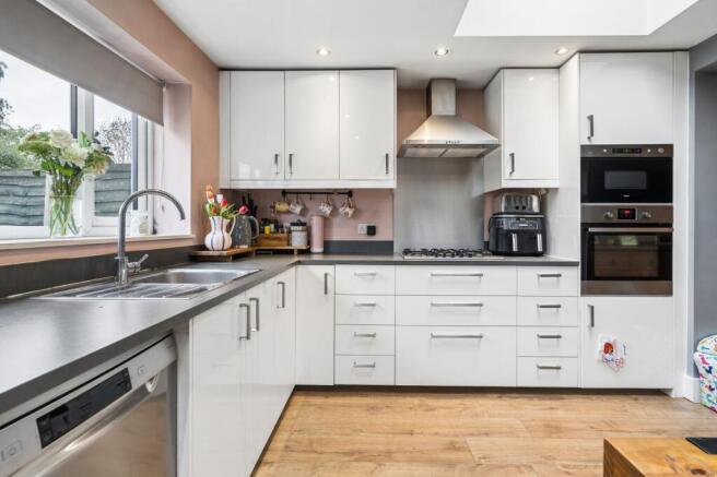 Kitchen / Breakfast Room