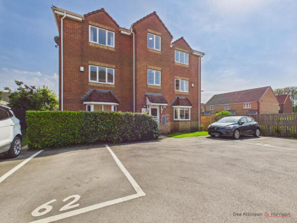 2 bed Flat for sale Image 9