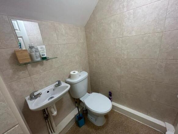 4 bed Terraced to rent Image 7