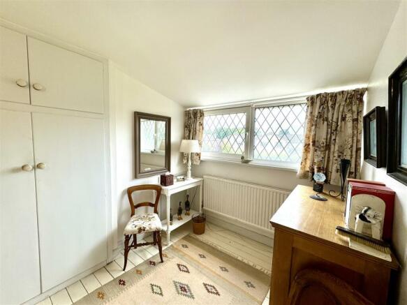 BEDROOM 2