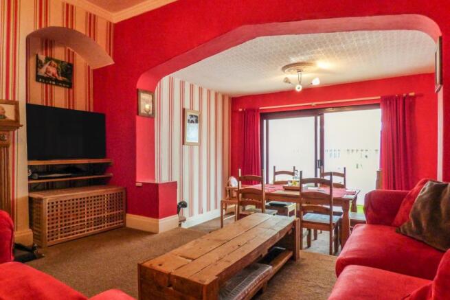 Lounge/Dining Room