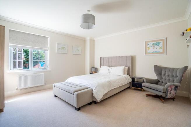 6 bed Detached for sale Image 6
