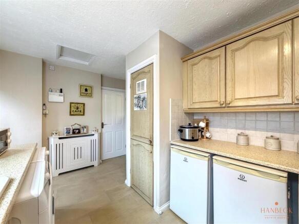 3 bed Semi-Detached Bungalow for sale Image 8
