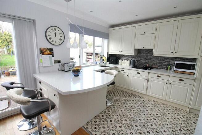 kitchen 2.JPG