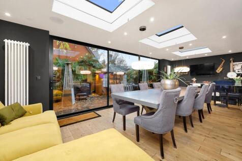 Slades Hill, Enfield, EN2