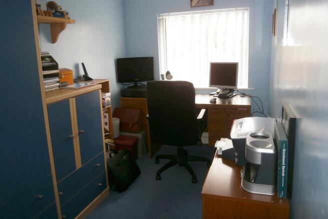Bedroom 5/Office