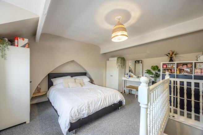 3 bed Terraced for sale Image 11