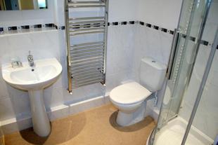 Bath/Shower Room