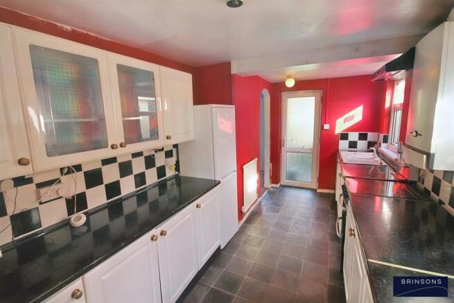 10. KITCHEN.jpg