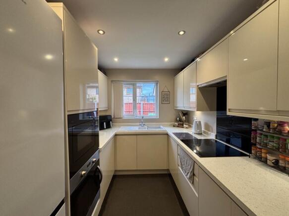 3 bed Detached for sale Image 8