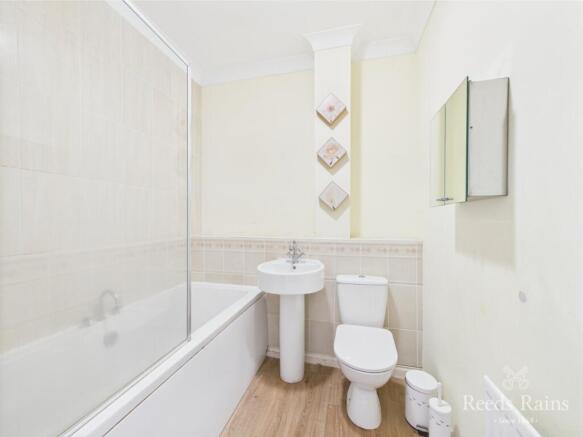3 bed Terraced for sale Image 9