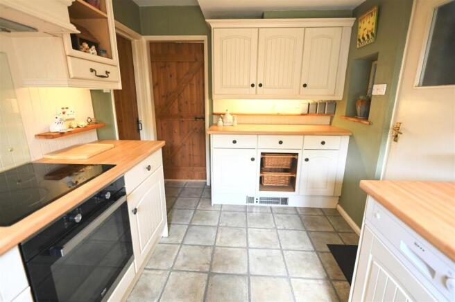 3 bed Semi-Detached for sale Image 9