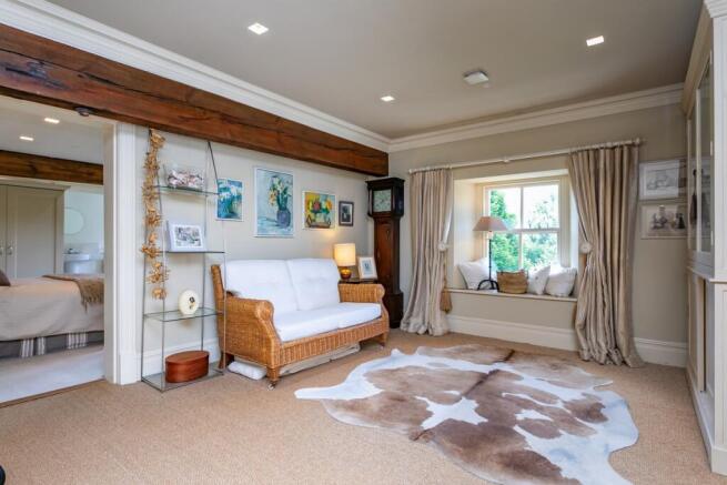 6 bed Detached for sale Image 10
