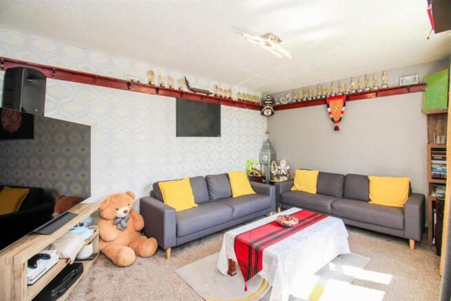 3 bed Semi-Detached for sale Image 5