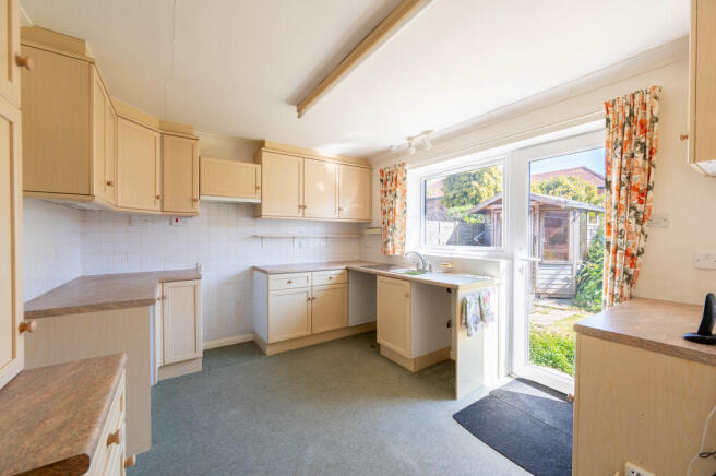 Maybush Lane, Felixstowe photo 4