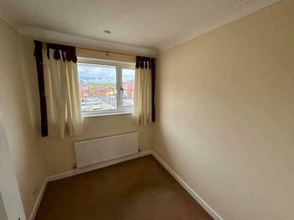 bedroom small.jpg