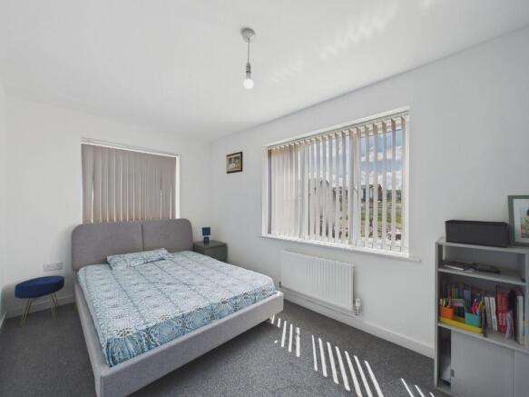 4 bed Semi-Detached for sale Image 10