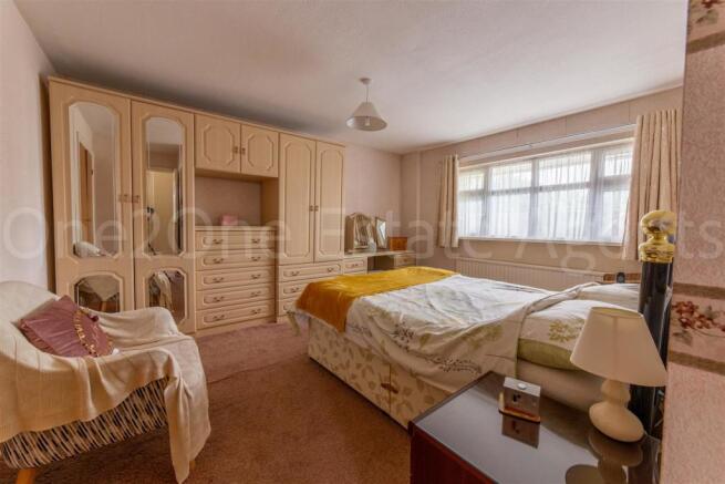 4 FOREST CLOSE-1.jpg