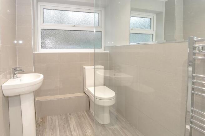 2 bed Apartment to rent Image 8