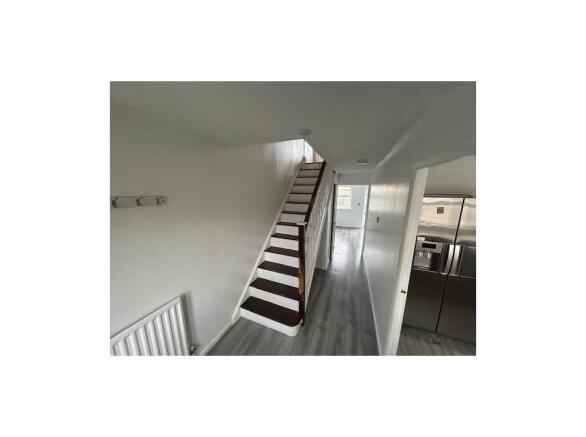 3 bed Semi-Detached for sale Image 6