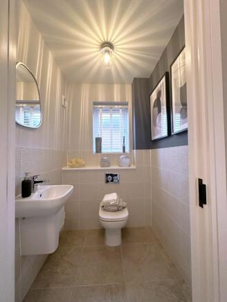 4 bed Detached for sale Image 8