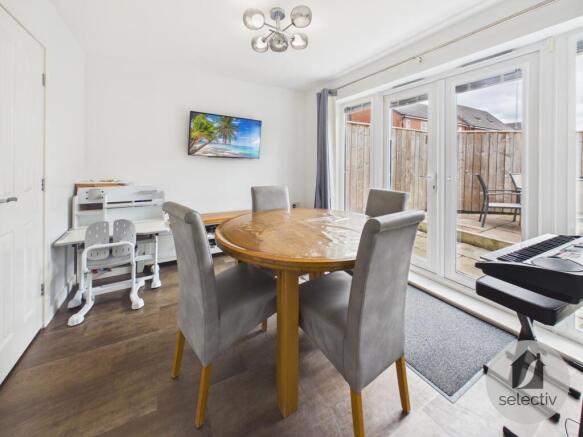 3 bed Semi-Detached for sale Image 6