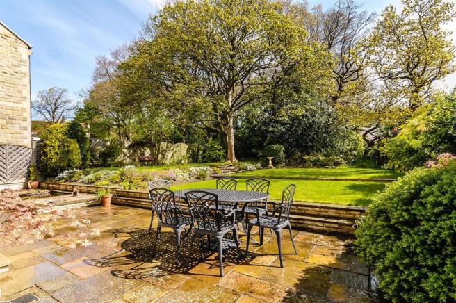 PATIO SEATING AREA