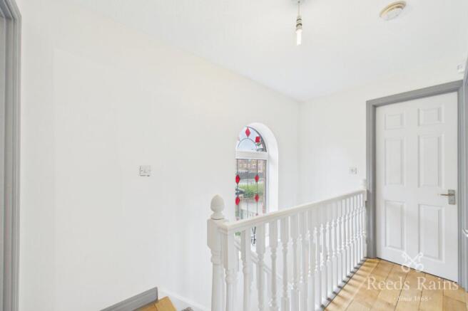 3 bed Semi-Detached for sale Image 9