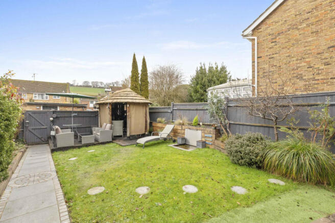 5 Du Pre Walk, HP10 0QJ (LOW RES)-10