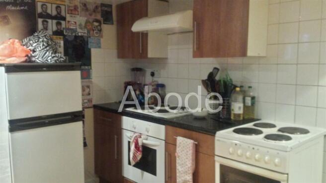 7 bed House to rent Image 6