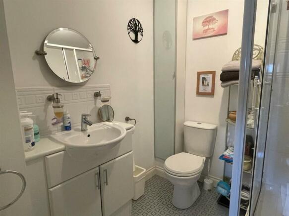 Shower Room.jpg