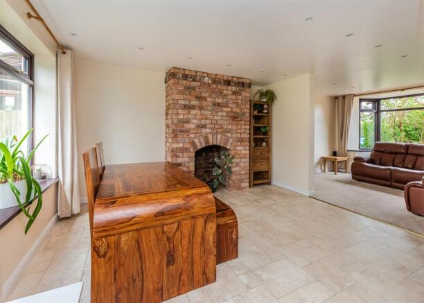 5 Dimmingsdale Road-dining2.jpg