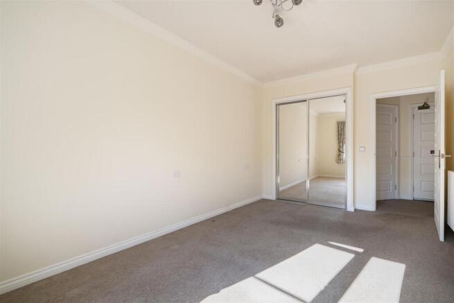 1 bed Retirement Property for sale Image 7