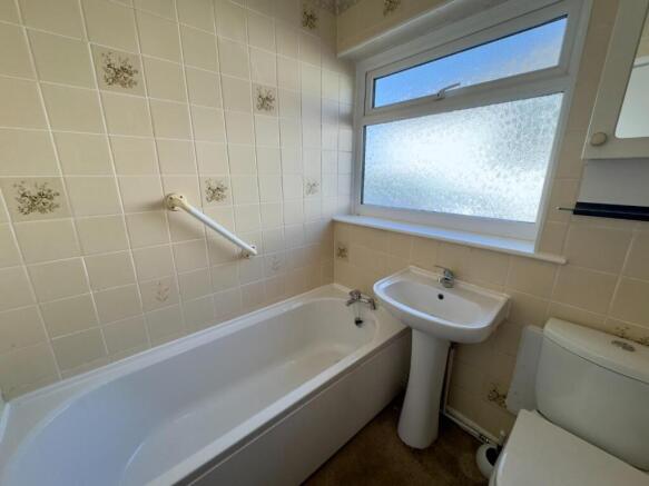 Crow Wood Avenue, Burnley photo 4