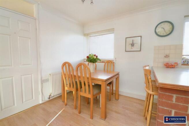 Kitchen/ Dining room