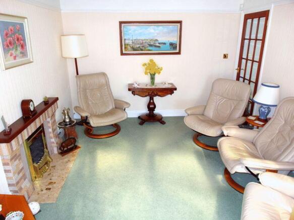 Lounge Pic 2