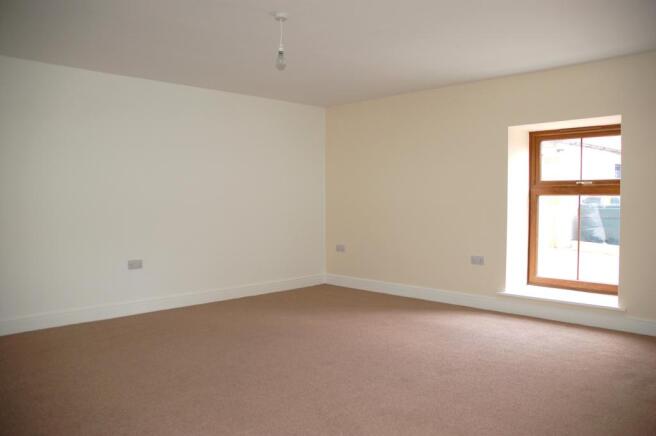 Second Lounge/Bed 5
