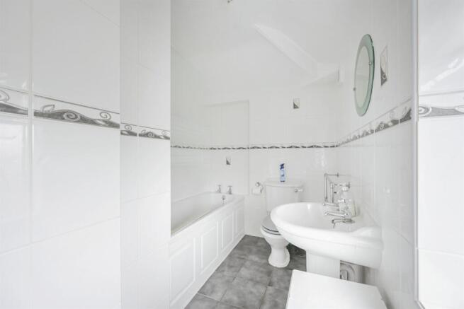 Family Bathroom: