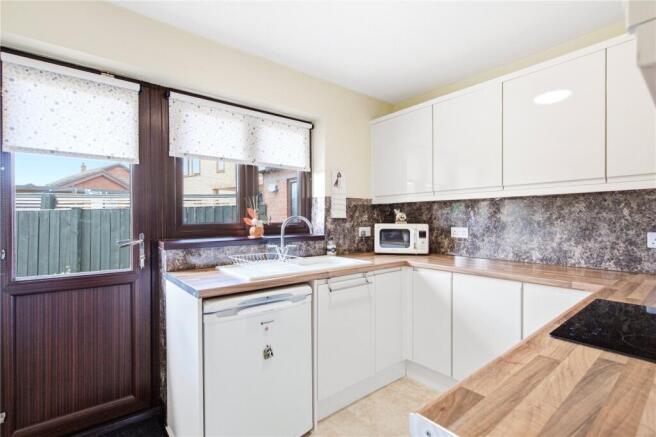 Churchill Rise, Burstwick, East Yorkshire, HU12 photo 4