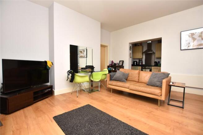 2 bed Apartment for sale Image 10