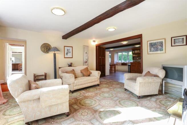 Sitting Room2.jpg
